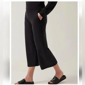 Athleta Seasoft Black Wide Leg Crop size S